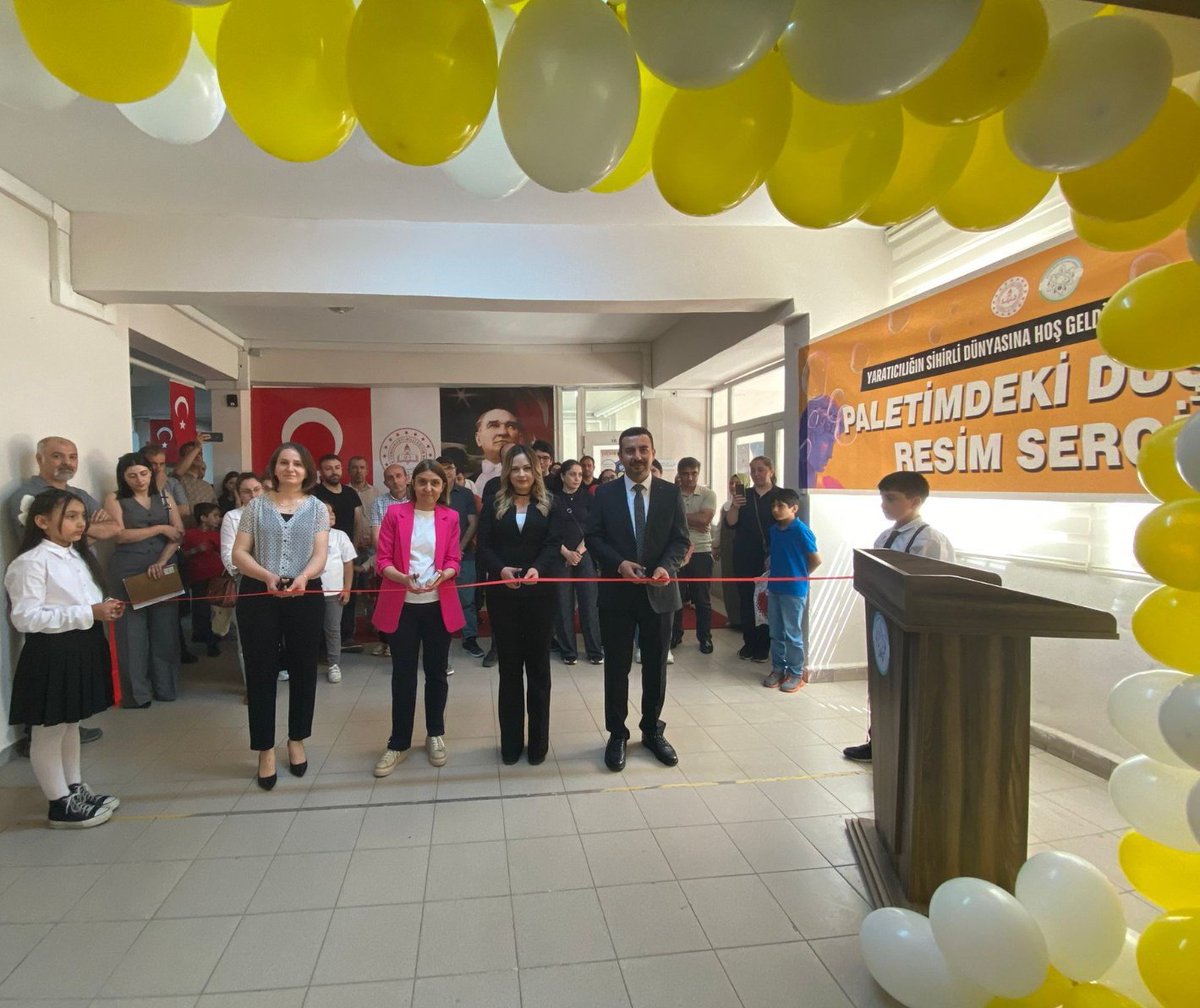 Artvin Bilim ve Sanat Merkezi Öğrencilerinin “Paletimdeki Düşler” Sergisi Açıldı