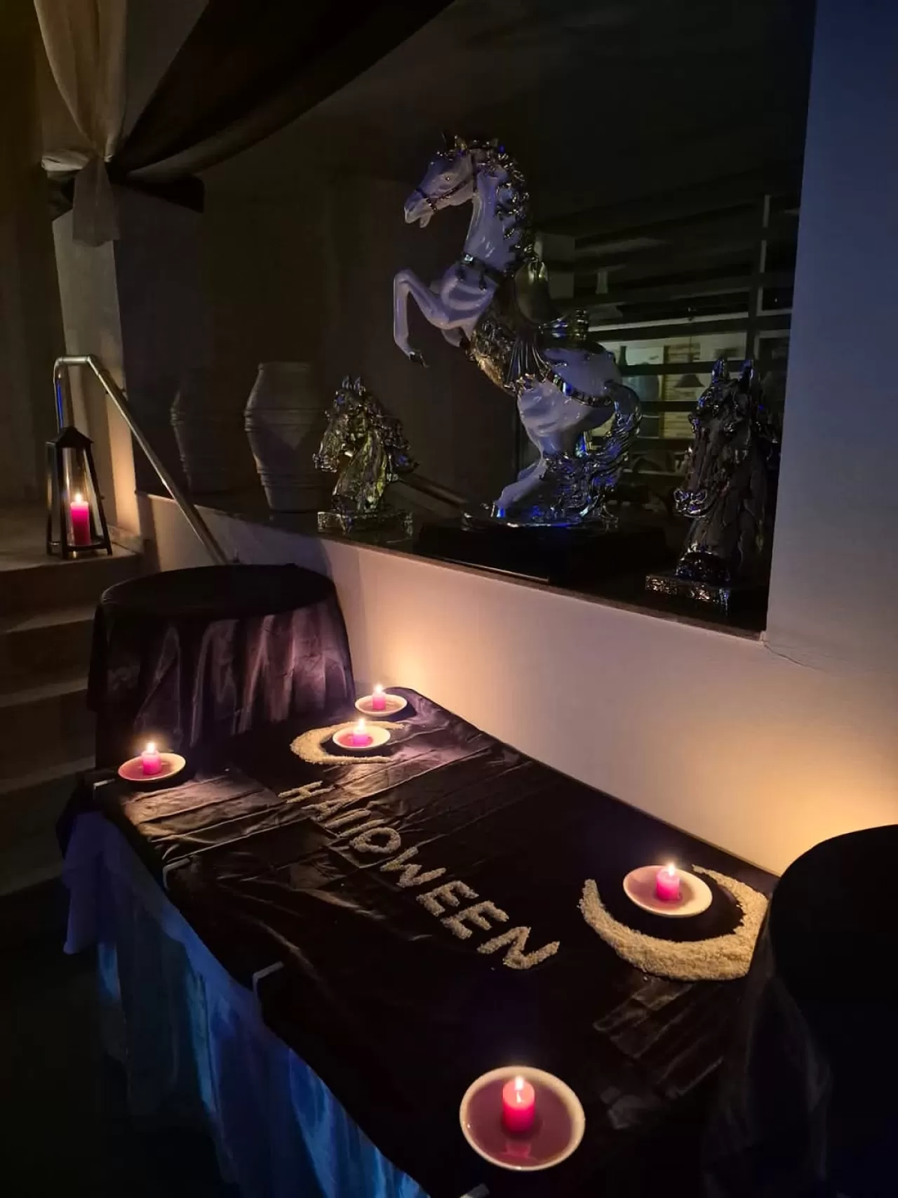 Seher Hotels'tan Cadılar Bayramı'na Özel Temalı Karşılama