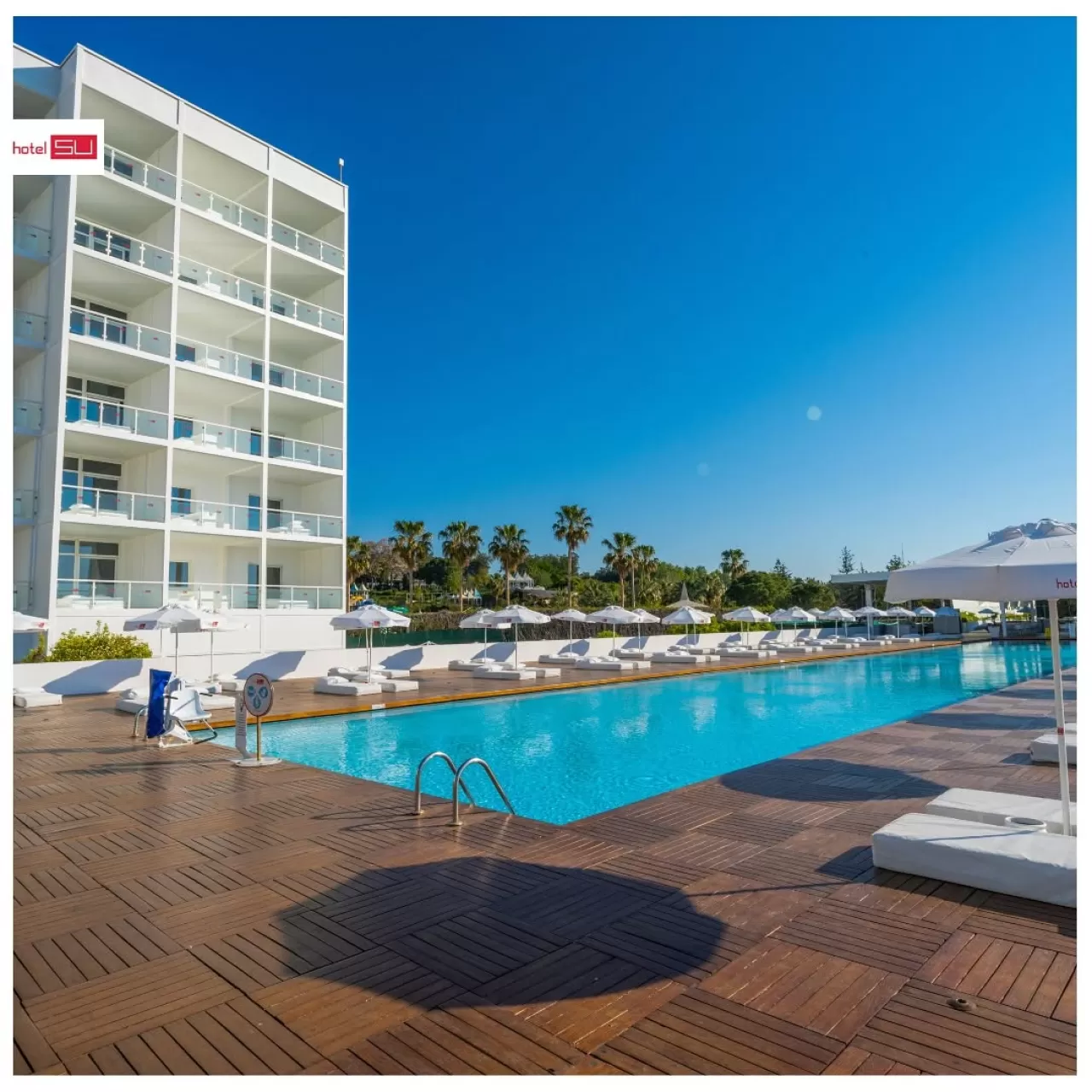 Antalya Hotel Su, Konyaltı Sahilinde Konuklarını Ağırlıyor