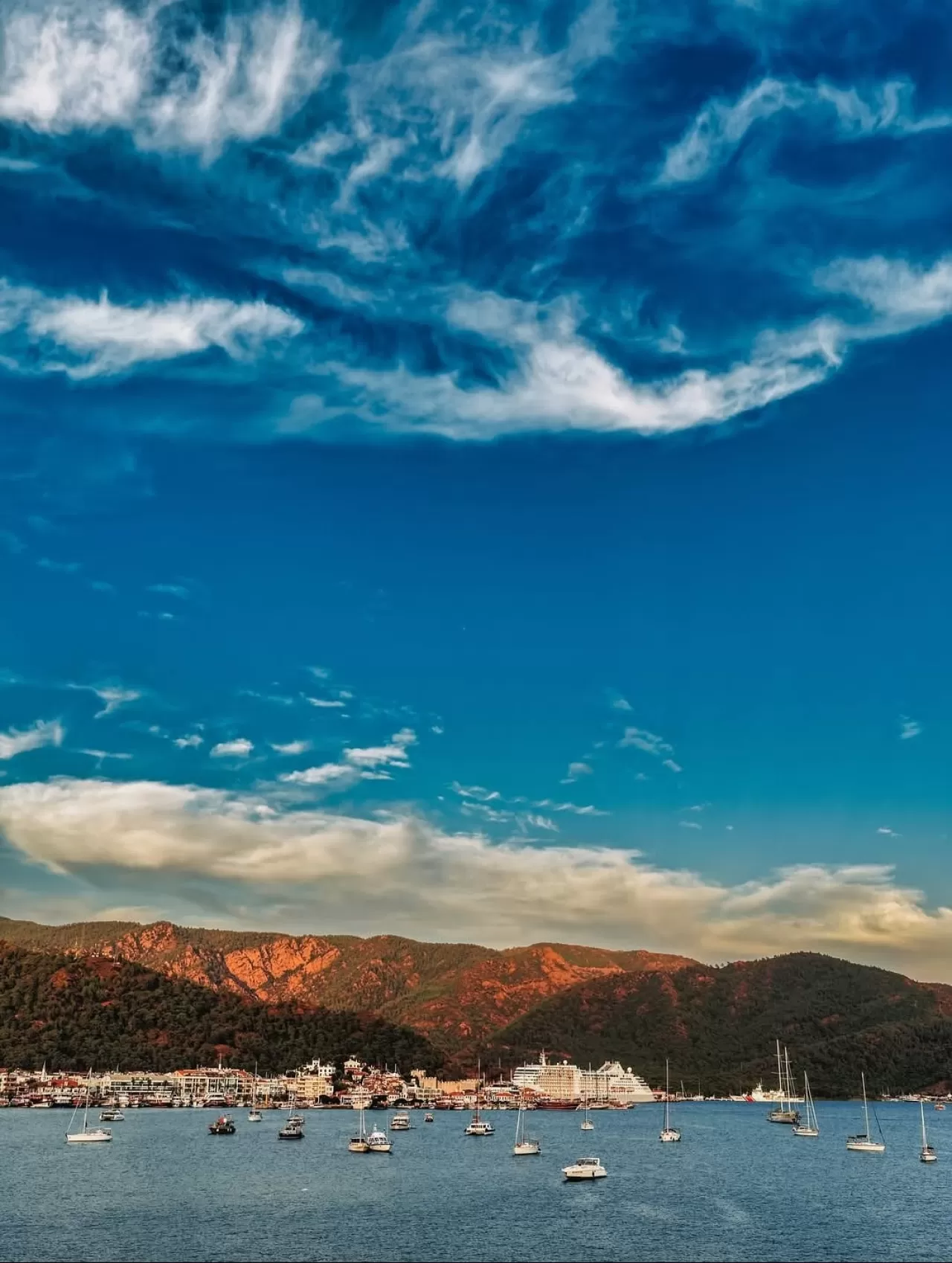 Marmaris, Doğanın Fırçasından Çıkmış Bir Tabloyu Andırıyor