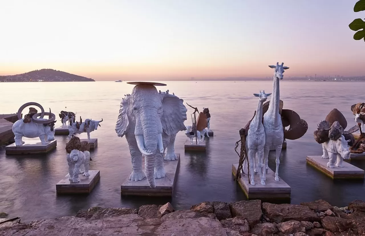 Adrián Villar Rojas'ın