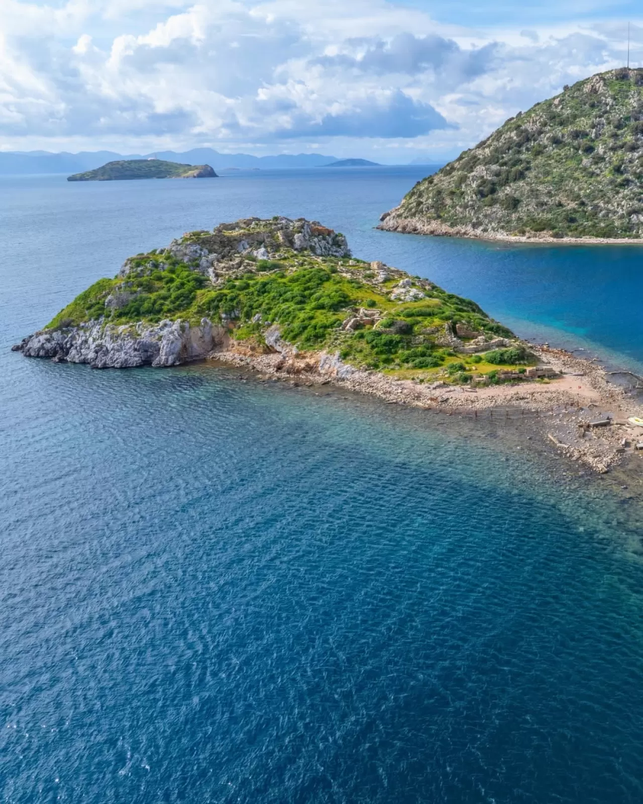 Bodrum'un Gümüşlük Beldesindeki Antik Myndos Kenti, Tarihe Işık Tutuyor