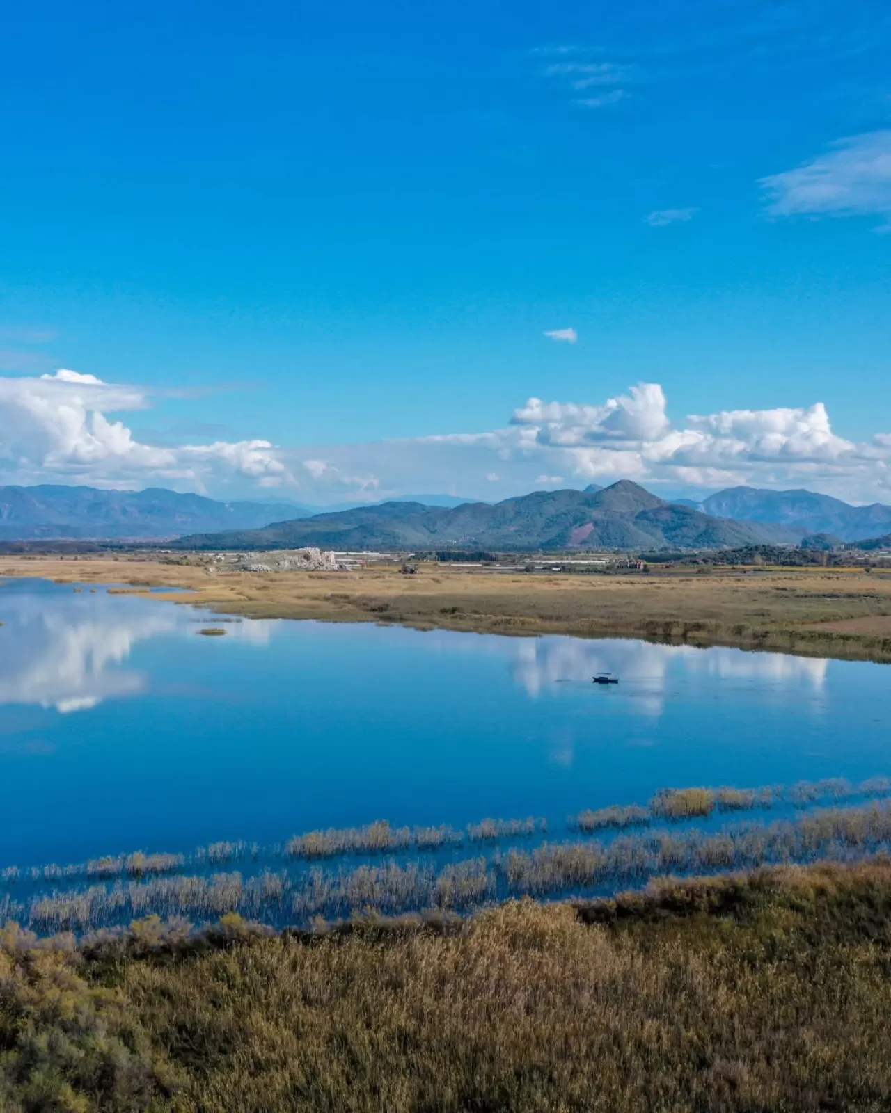 Muğla'nın Huzur Durağı: Köyceğiz Gölü, Ziyaretçilerini Bekliyor
