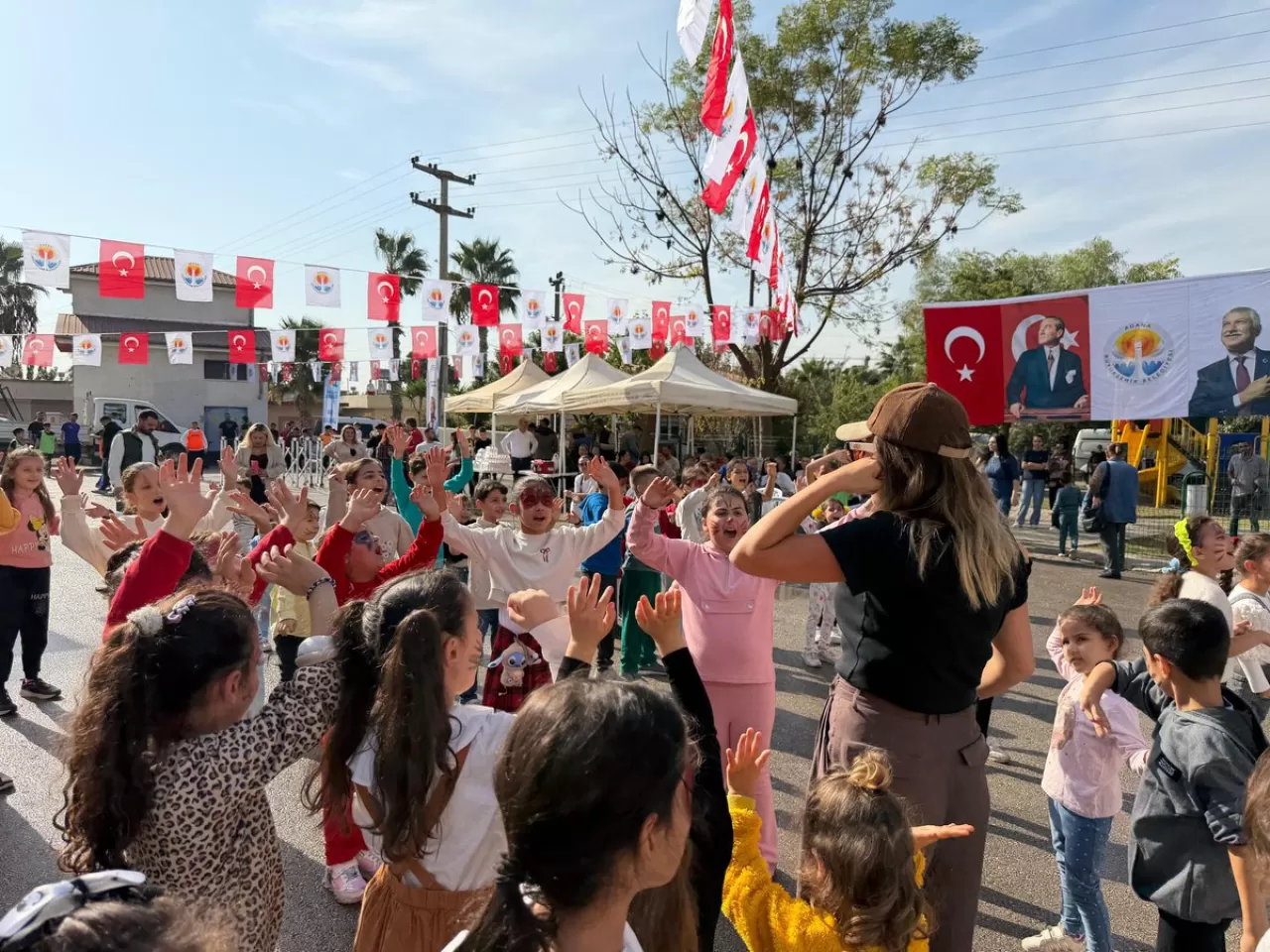 Adana'da Çocuk Şenliği Düzenlendi