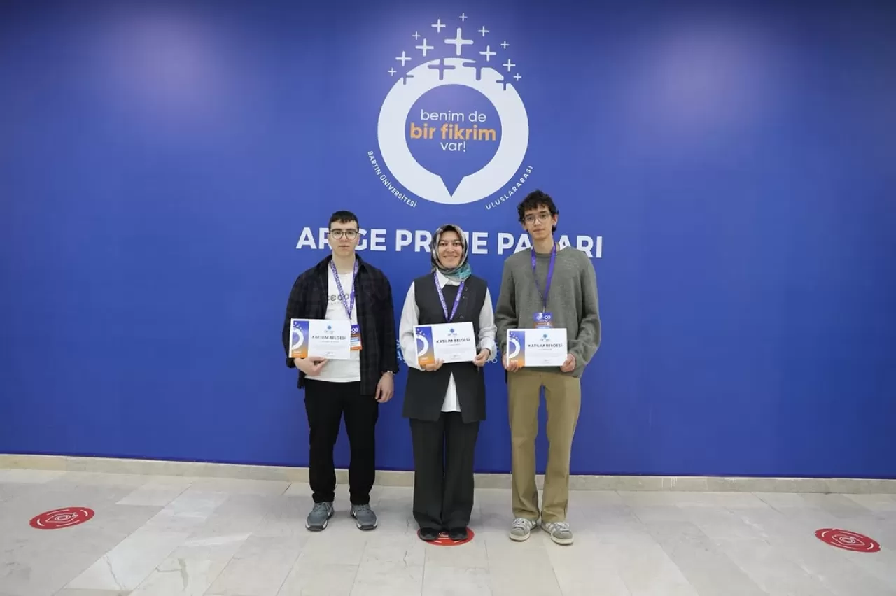 Bağcılar Enderun Yetenekli Çocuklar Merkezi Öğrencilerinden Uluslararası Proje Pazarı'nda Çifte Başarı