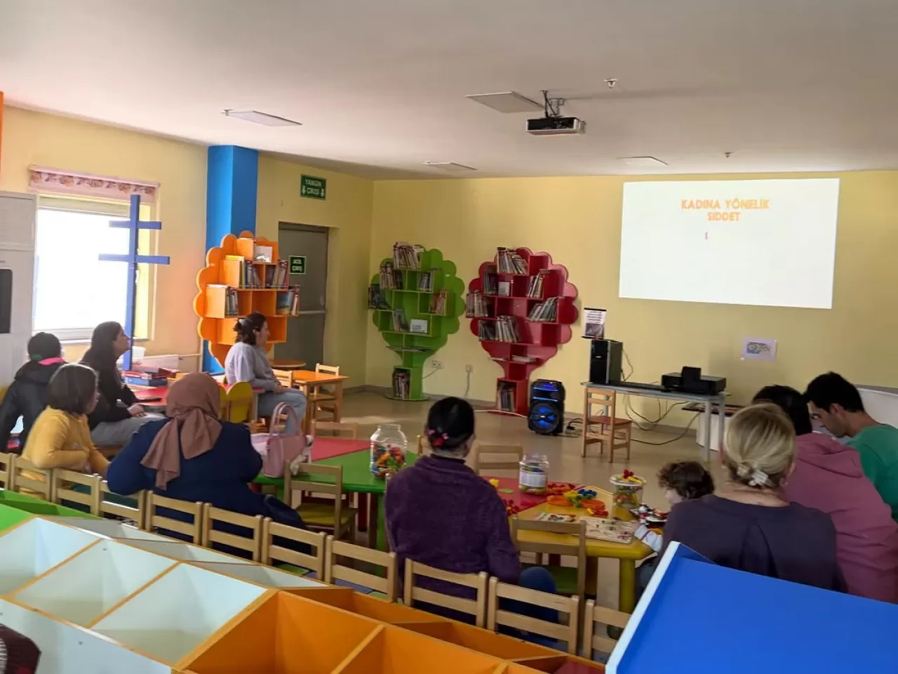 Bartın İl Halk Kütüphanesi'nde Kadına Yönelik Şiddetle Mücadele Eğitimi