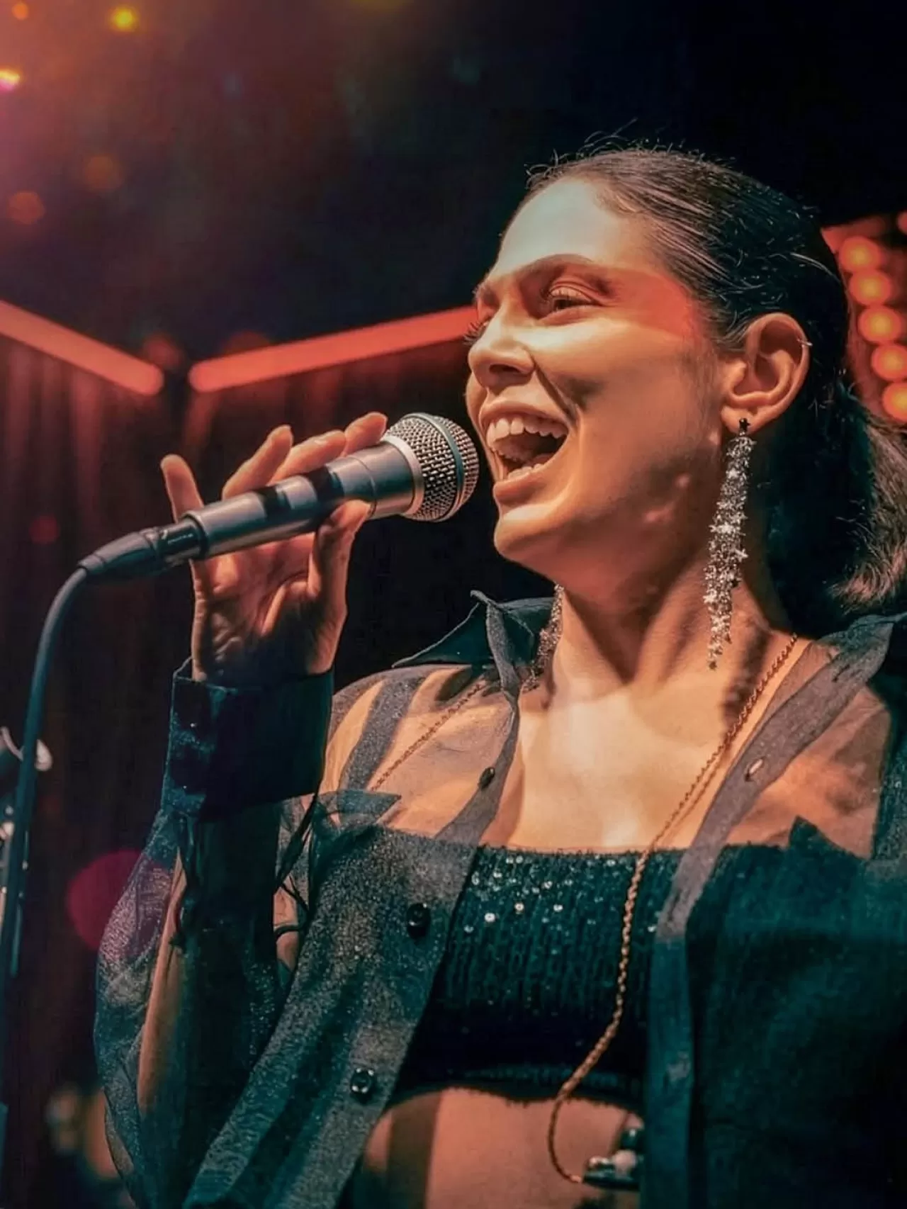 Cornelia Diamond Golf Resort & Spa'da Müjde Kızılkan ile Yılbaşı Gecesi