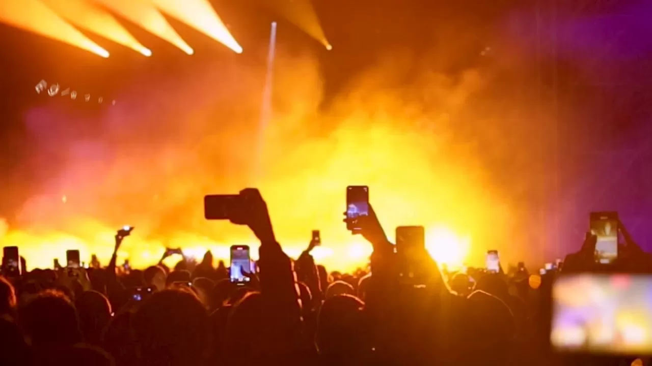 Jolly Tur, Yılbaşı Gecesinde Ünlü Sanatçıların Konserleriyle Öne Çıkıyor