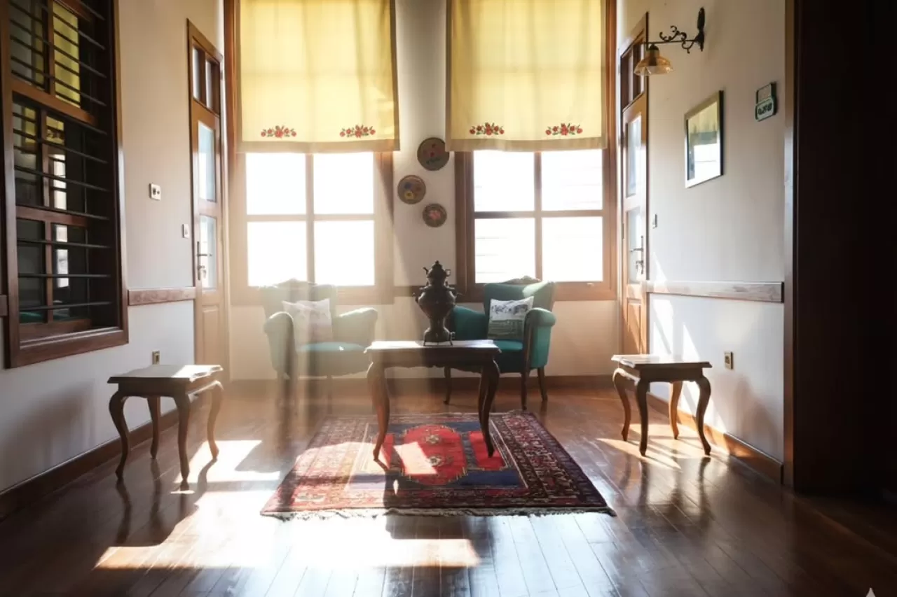 Adana Taşköprü Konukevi, Tarihi Dokusuyla Ziyaretçilerini Ağırlıyor