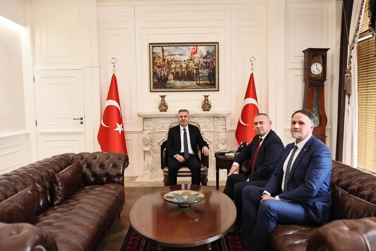 Macaristan ve İzmir Arasında Diplomatik İlişkiler Güçleniyor