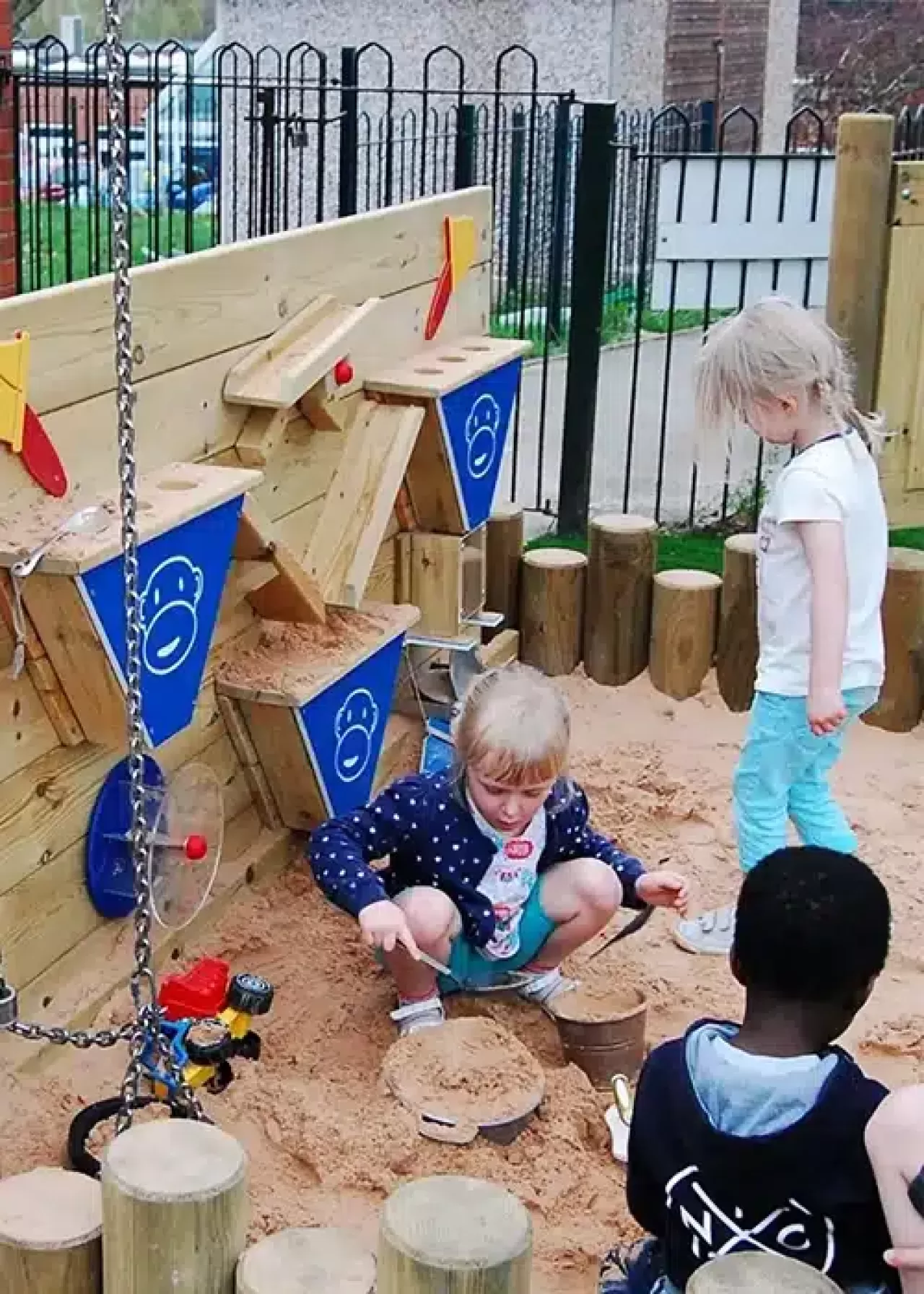 Köy Yaşamı Çocukların Gelişimine Katkı Sağlıyor: Duyusal Oyun Tasarımı ile Doğada Keşif