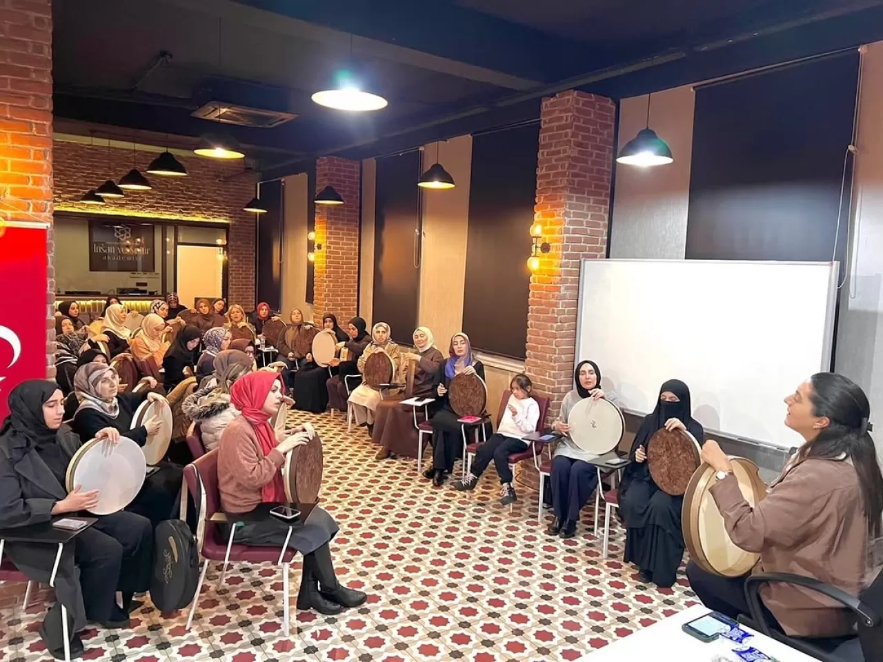 Sultanbeyli'de Geleneksel Müzik Atölyelerine Yoğun İlgi