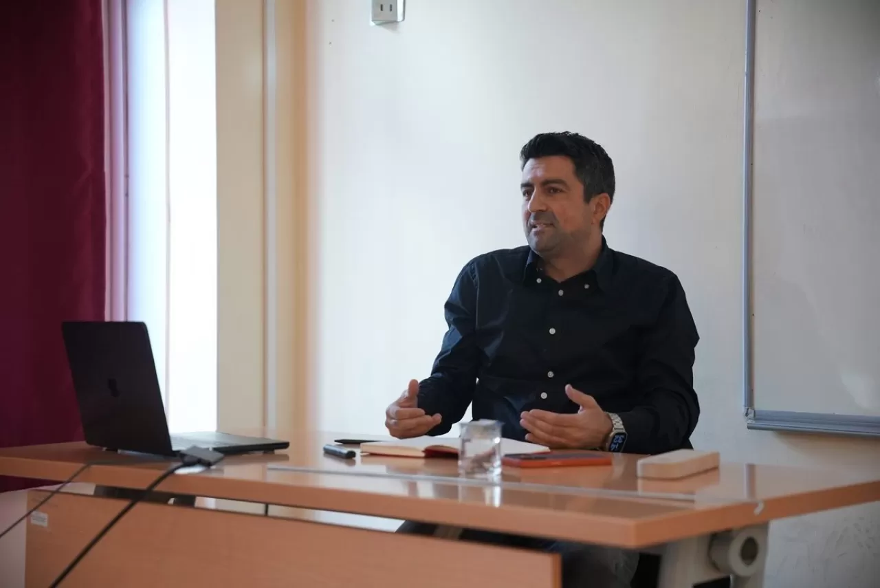 AKÜ'de İç Mimaride Ahşap Kullanımı Konulu Seminer Düzenlendi