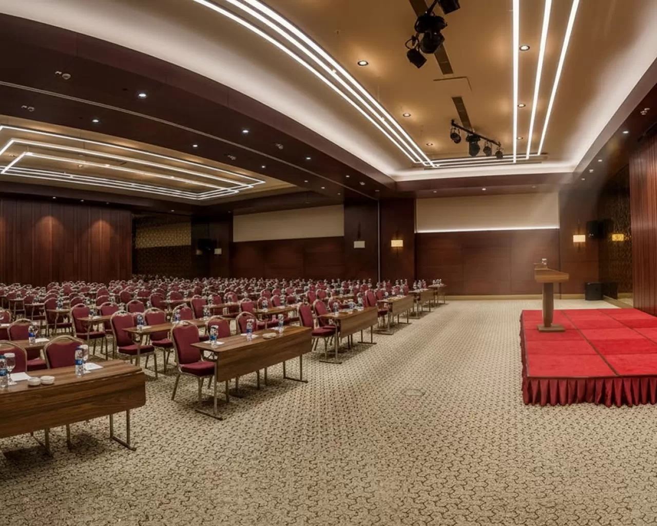 Bayır Diamond Hotel, Kurumsal Etkinlikler İçin Profesyonel Altyapı Sunuyor