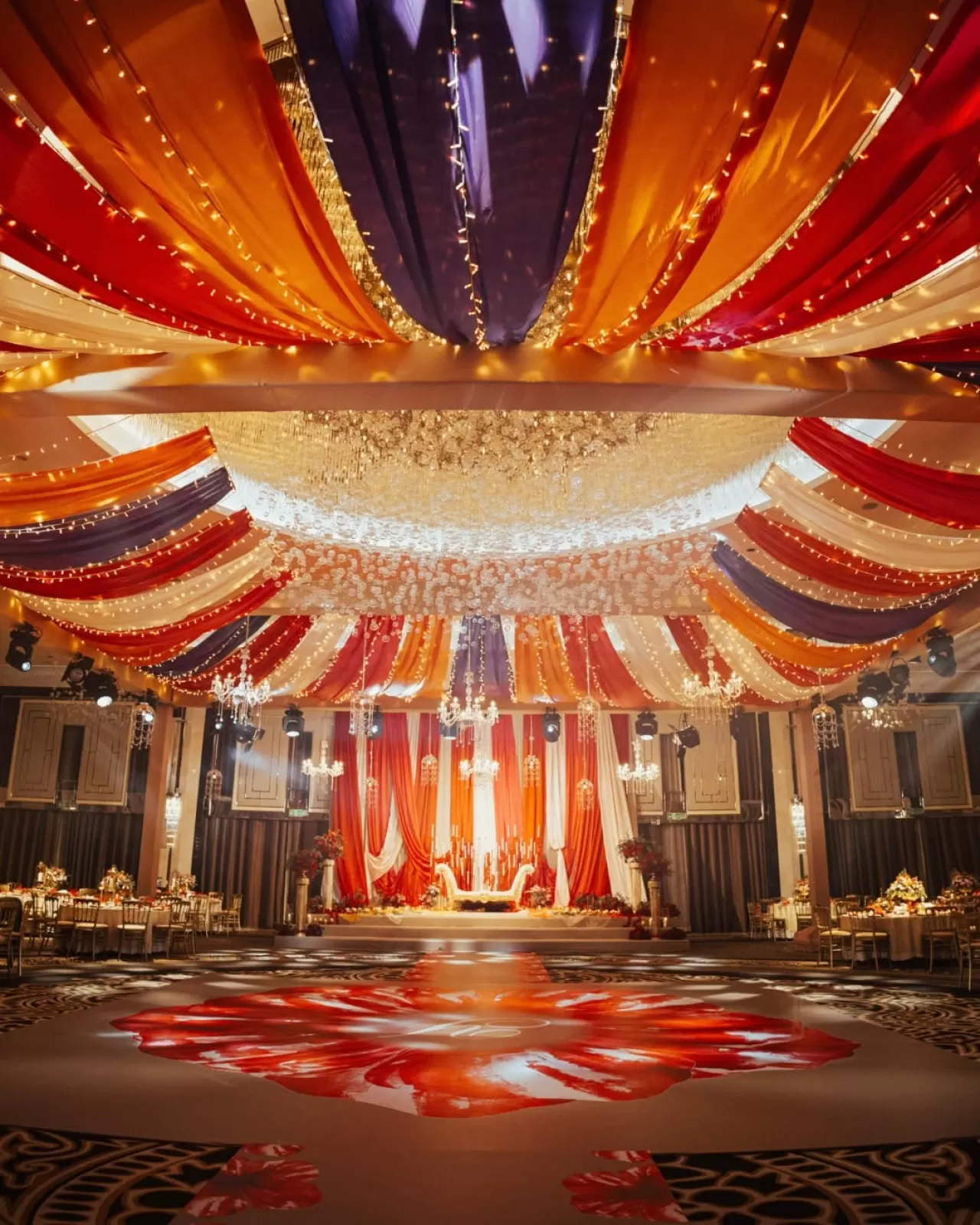 Hilton İstanbul Bomonti, Düğün Organizasyonları İçin Özenle Tasarlanmış Bir Sahne Sunuyor