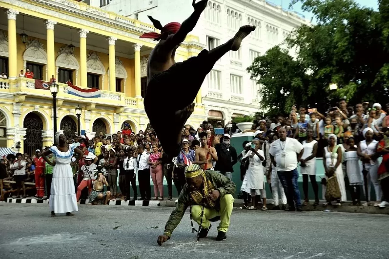 Santiago de Cuba'da Ateş ve Dansla Yükselen Bir Kültür Şöleni: Fiesta del Fuego