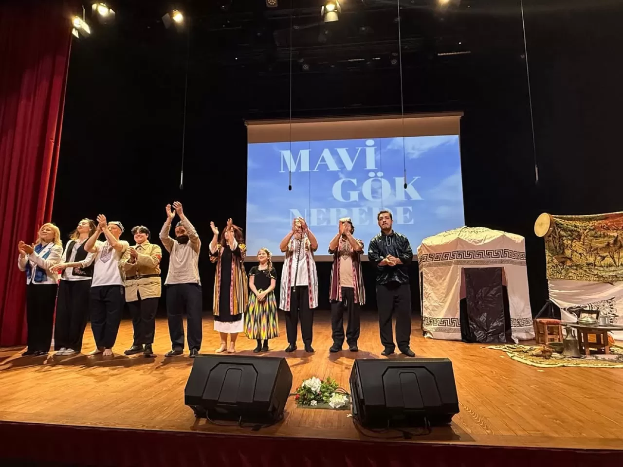 Sultanbeyli'de "Mavi Gök Nerede" Tiyatro Oyunu Sahnelendi