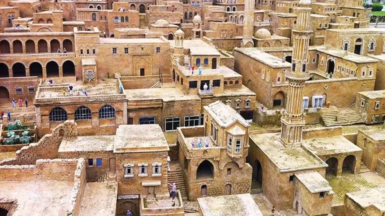 Medeniyetler Beşiği Mardin, Ailelere Unutulmaz Bir Tarih ve Kültür Yolculuğu Vaat Ediyor
