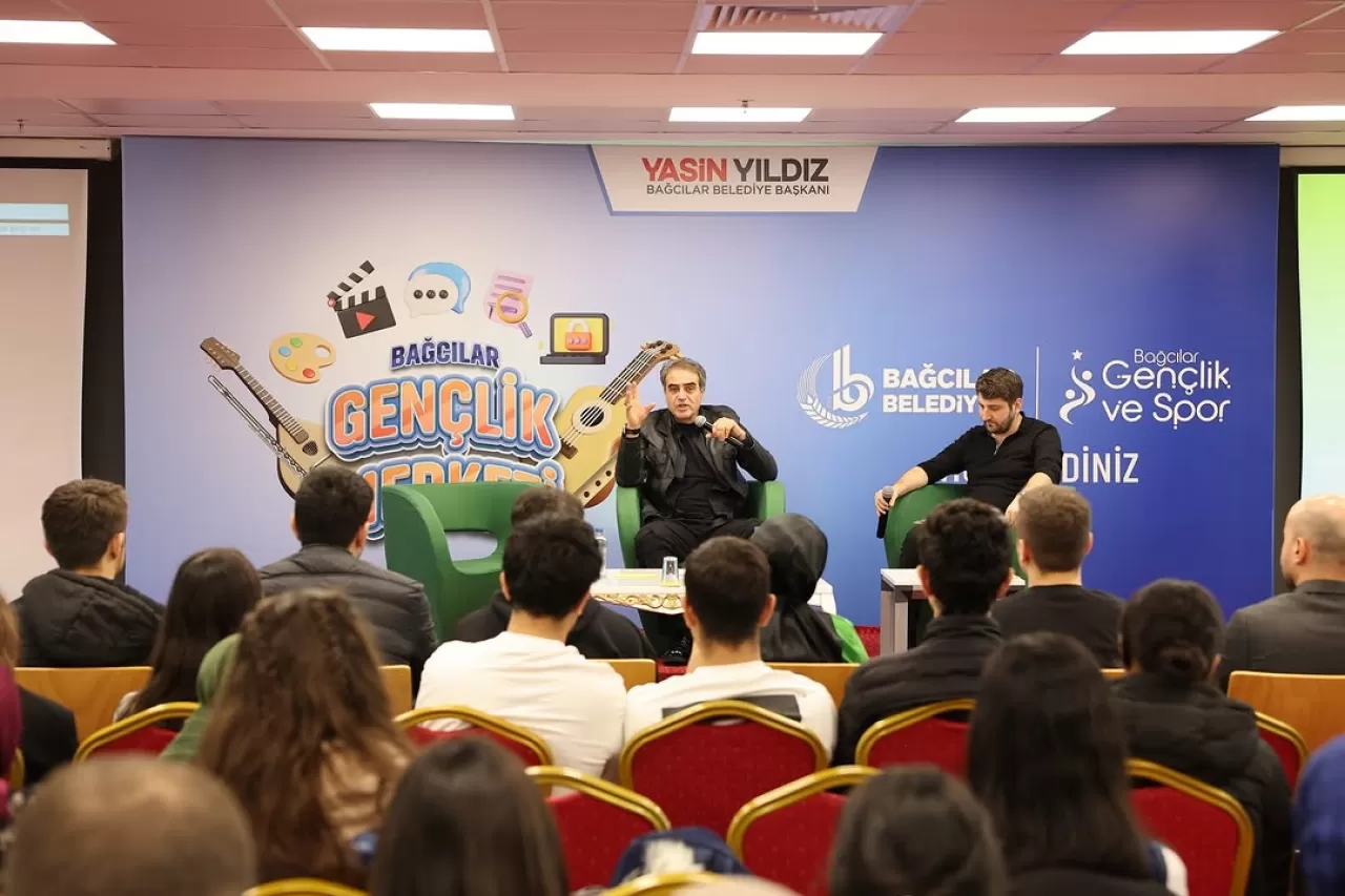 Bülent Alkış, Bağcılar'da Gençlerle Buluştu