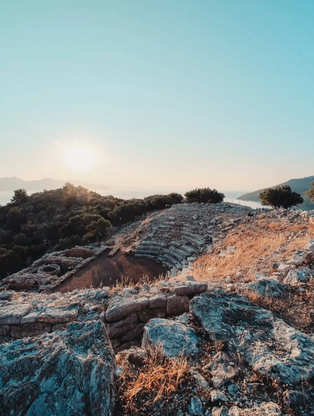 Amos Antik Kenti'nde Tarih ve Doğa Bir Arada