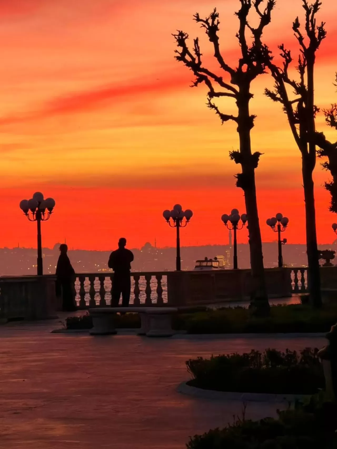Çırağan Sarayı'nda Boğaz Manzaralı Huzurlu Anlar