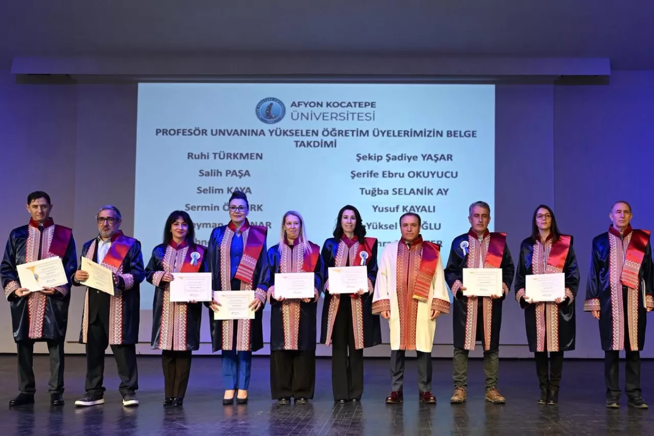 AKÜ Güzel Sanatlar Fakültesi Dekanı Prof. Dr. Şerife Ebru Okuyucu'ya Profesörlük Belgesi Takdim Edildi