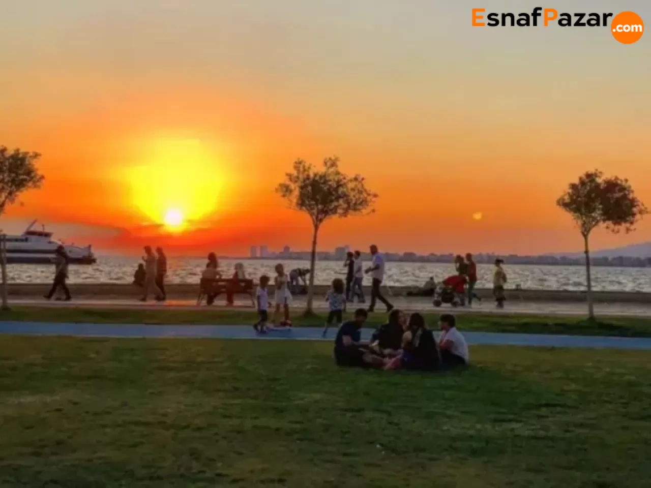 İzmir'in Unutulmuş Lezzet Hazinesi: Alsancak Garı Bahçesinin Gastronomik Mirası