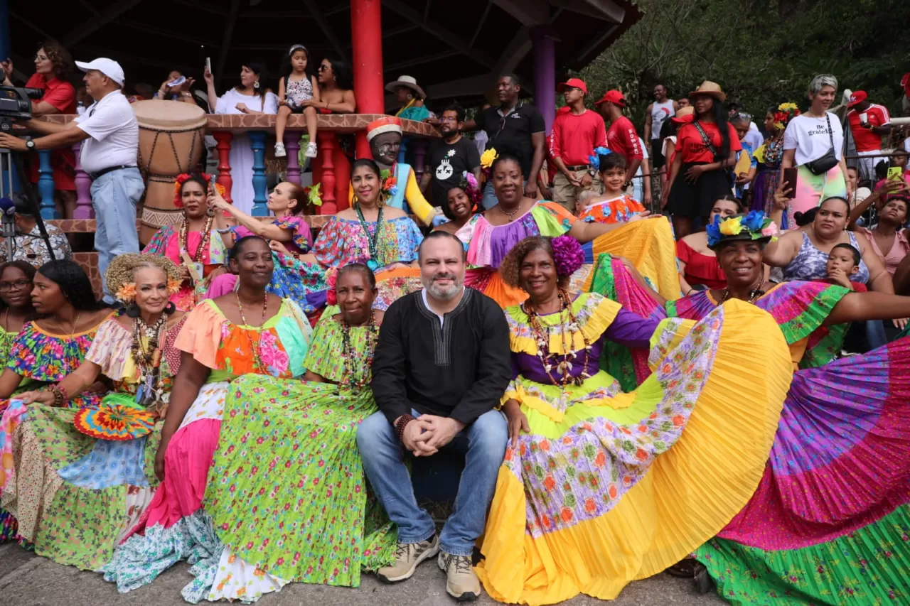 Panama'nın Renkli İsyanı: Bocas del Toro'da Diablos Festivali