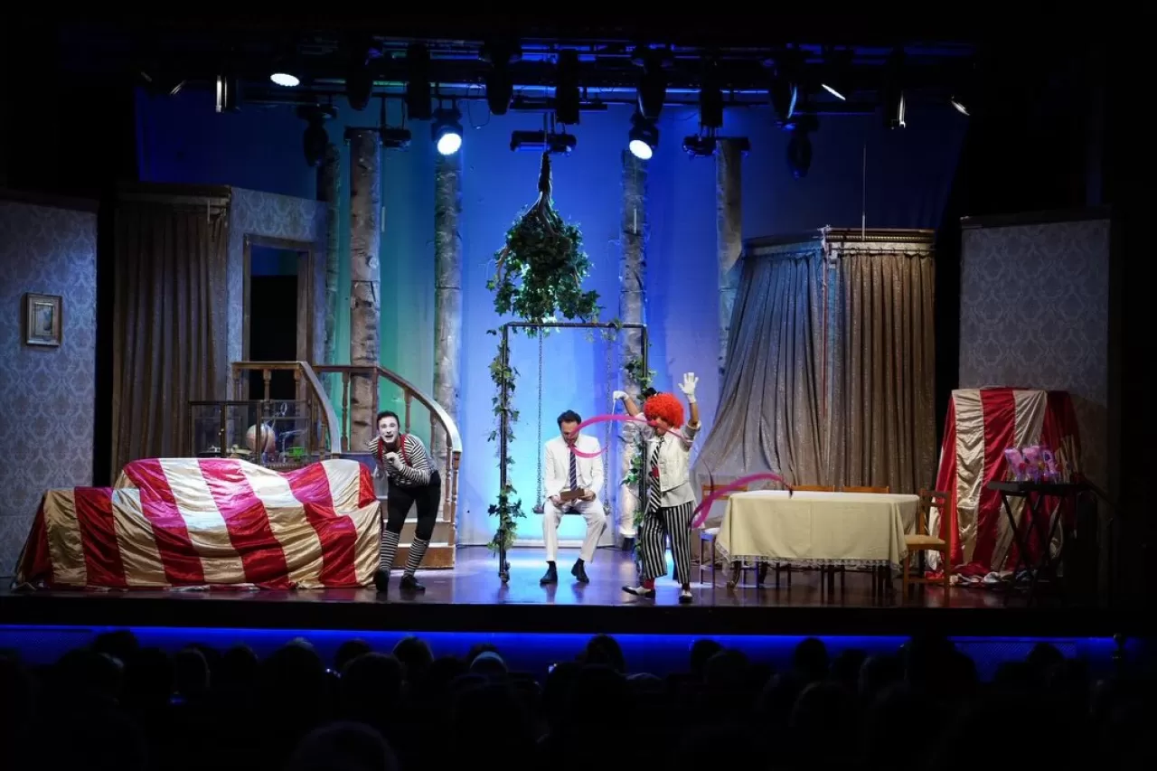 İstanbul'un 11 İlçesinde 4 Bin Çocuk Tiyatro ile Buluşturuldu