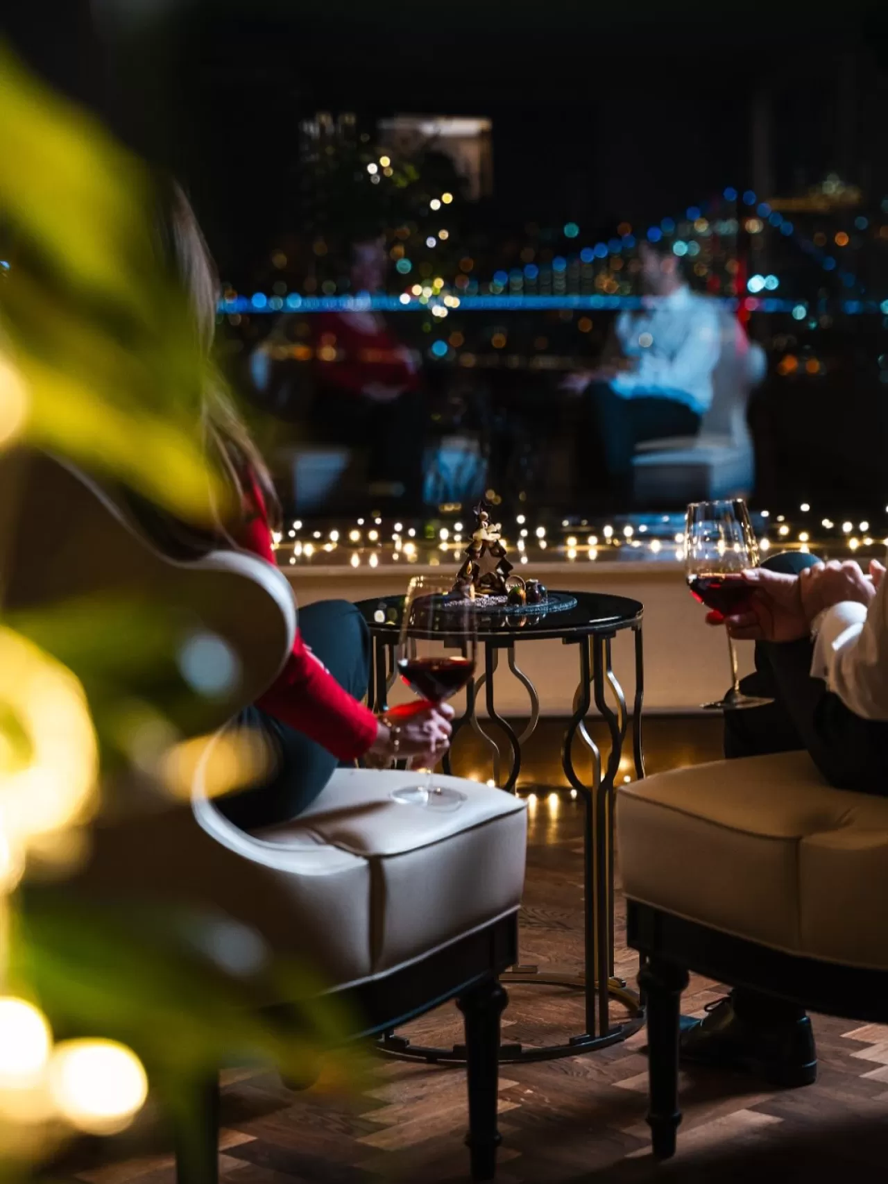 Conrad İstanbul Bosphorus'ta Yılbaşı Gecesi: Boğaz Manzarası Eşliğinde Kutlama