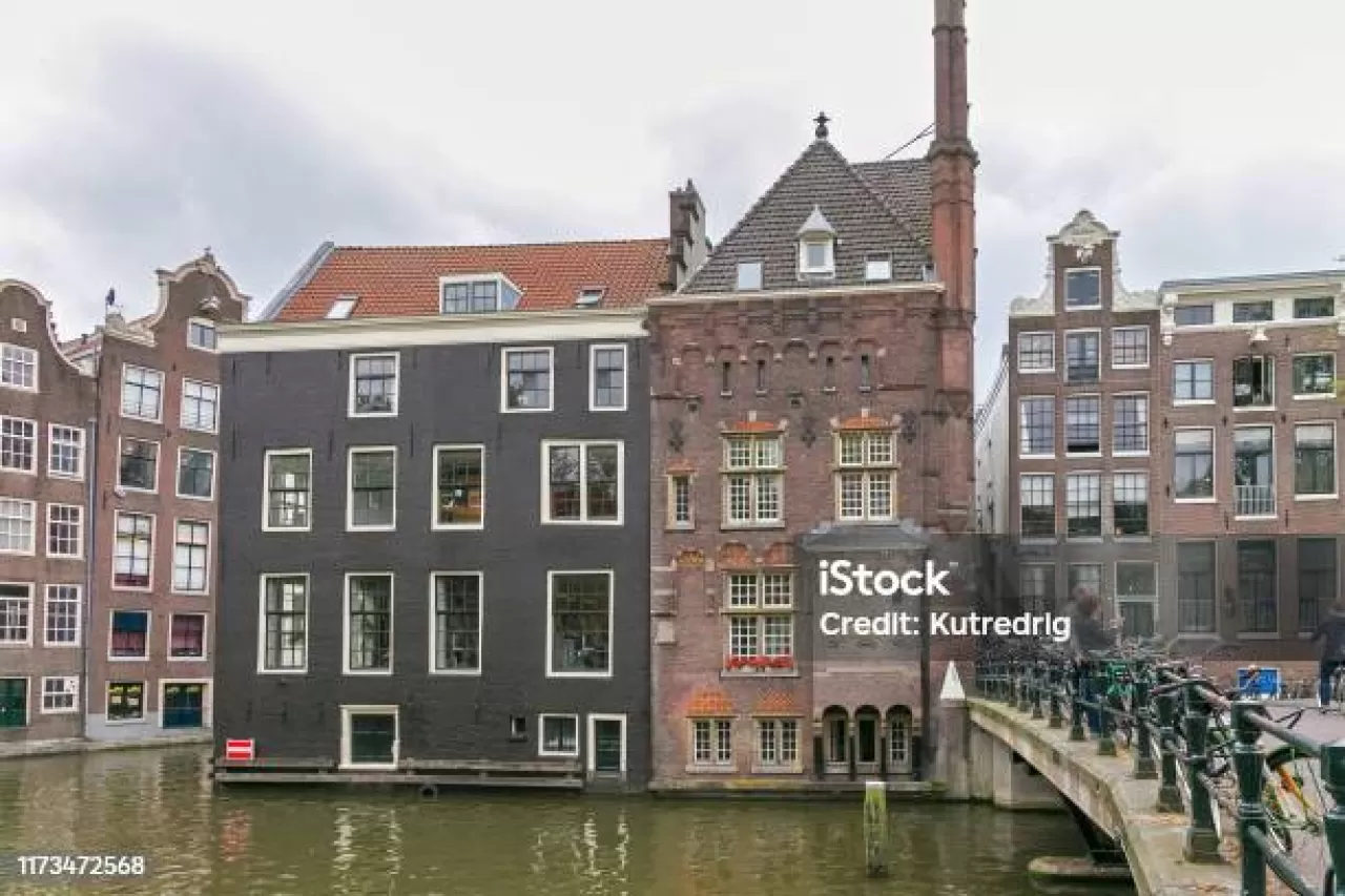 Amsterdam mı, Berlin mi? Avrupa'nın İki Özgür Ruhlu Başkentini Karşılaştırdık