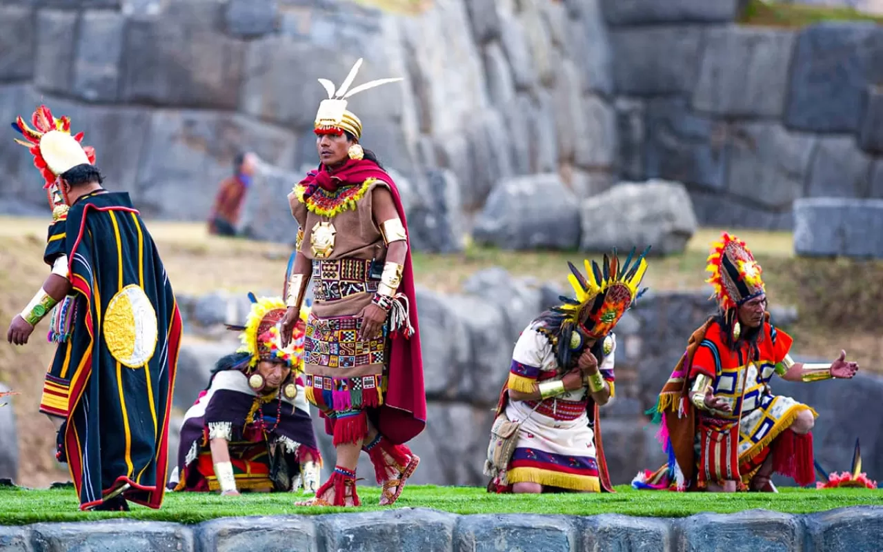 Dünyanın Ruhunu Keşfetmek: Yerel Festivaller Bir Kültürün Kalbine Açılan Kapı