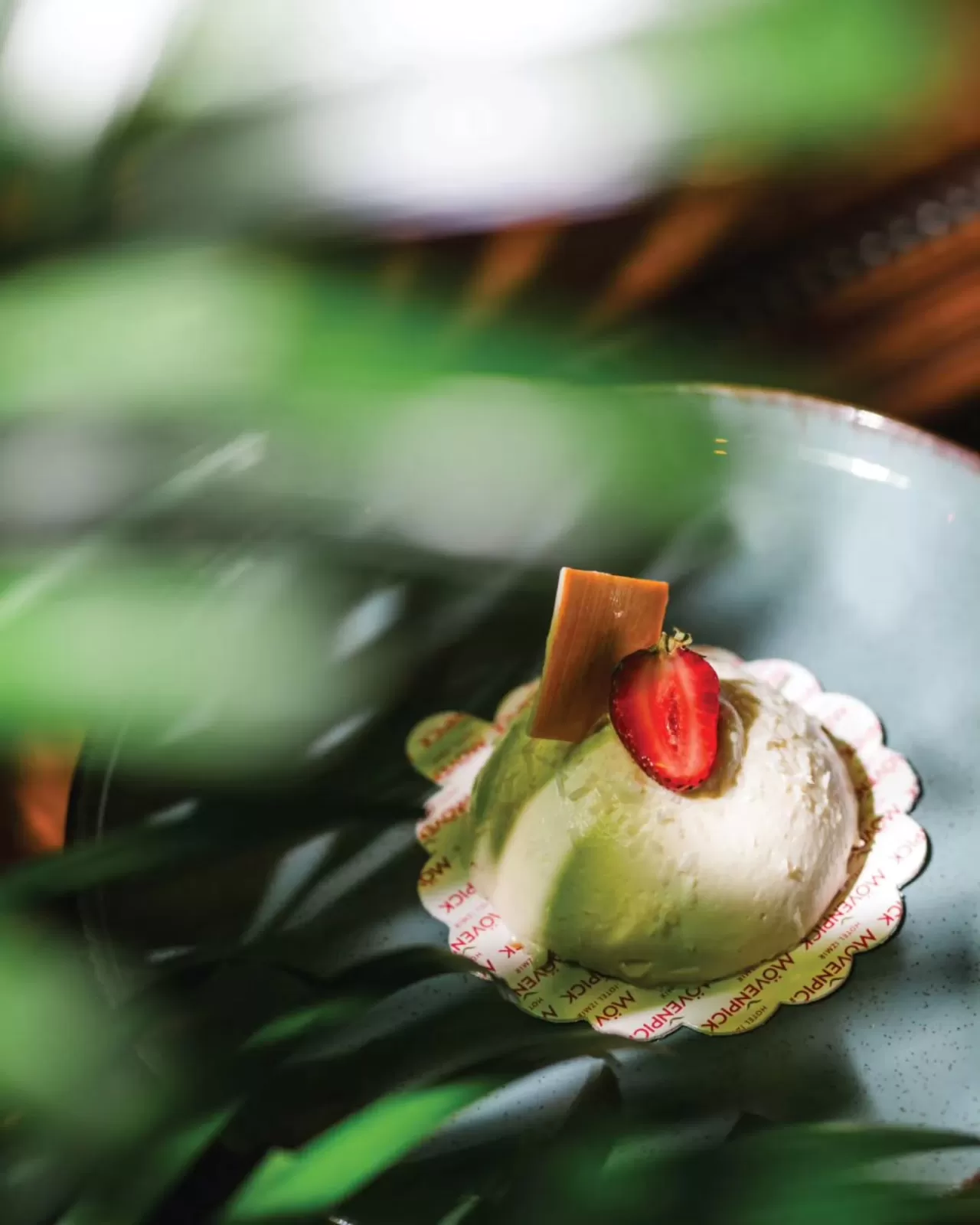 Mövenpick Hotel İzmir'den Tatlı Bir Mola: Swiss Cafe'nin Eşsiz Lezzetleri