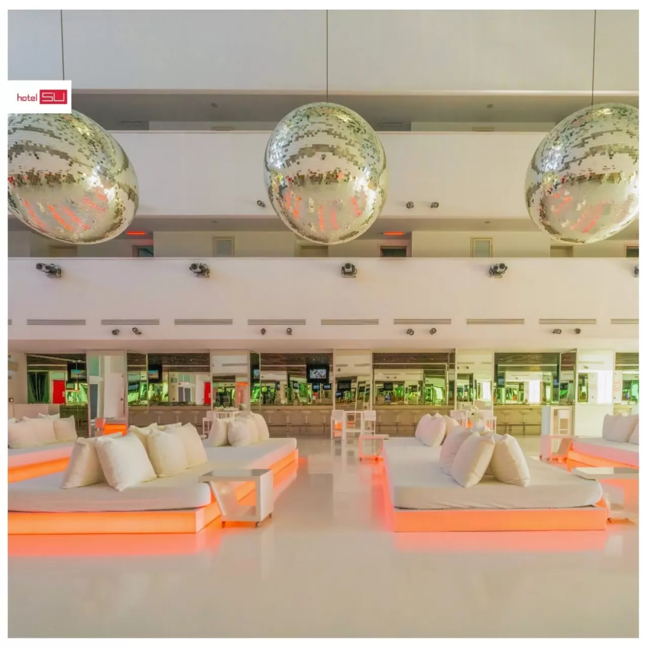 Antalya'nın Kalbinde Sıradışı Bir Deneyim: Hotel SU'nun İkonik Lobisi