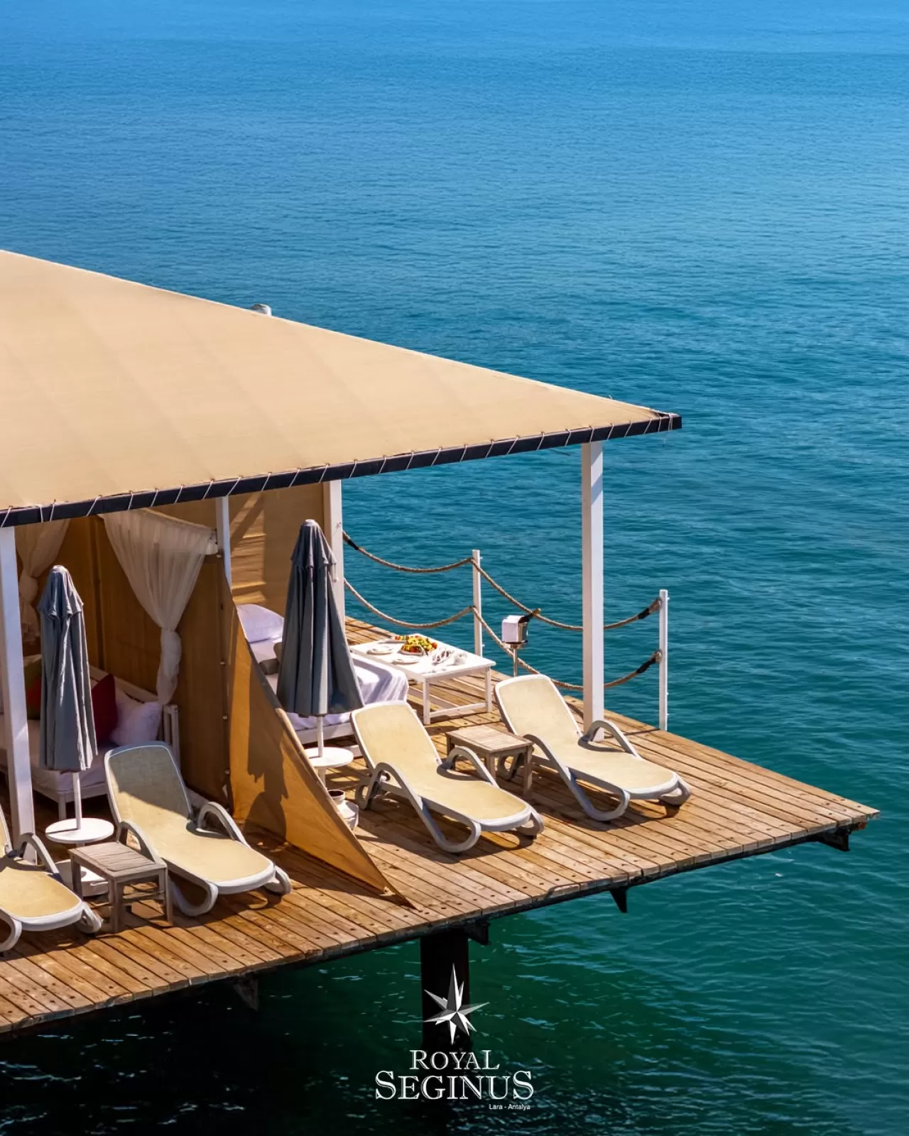 Mavi Suların Kraliyet Zarafeti: Royal Seginus Hotel'de Lüks ve Huzur Buluşuyor