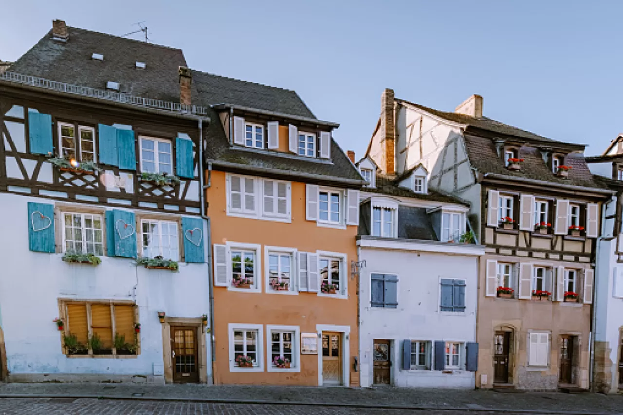 İnternetin En Çekilen Köşesi: Colmar'ın Renkli Cephelerinin Sırrı