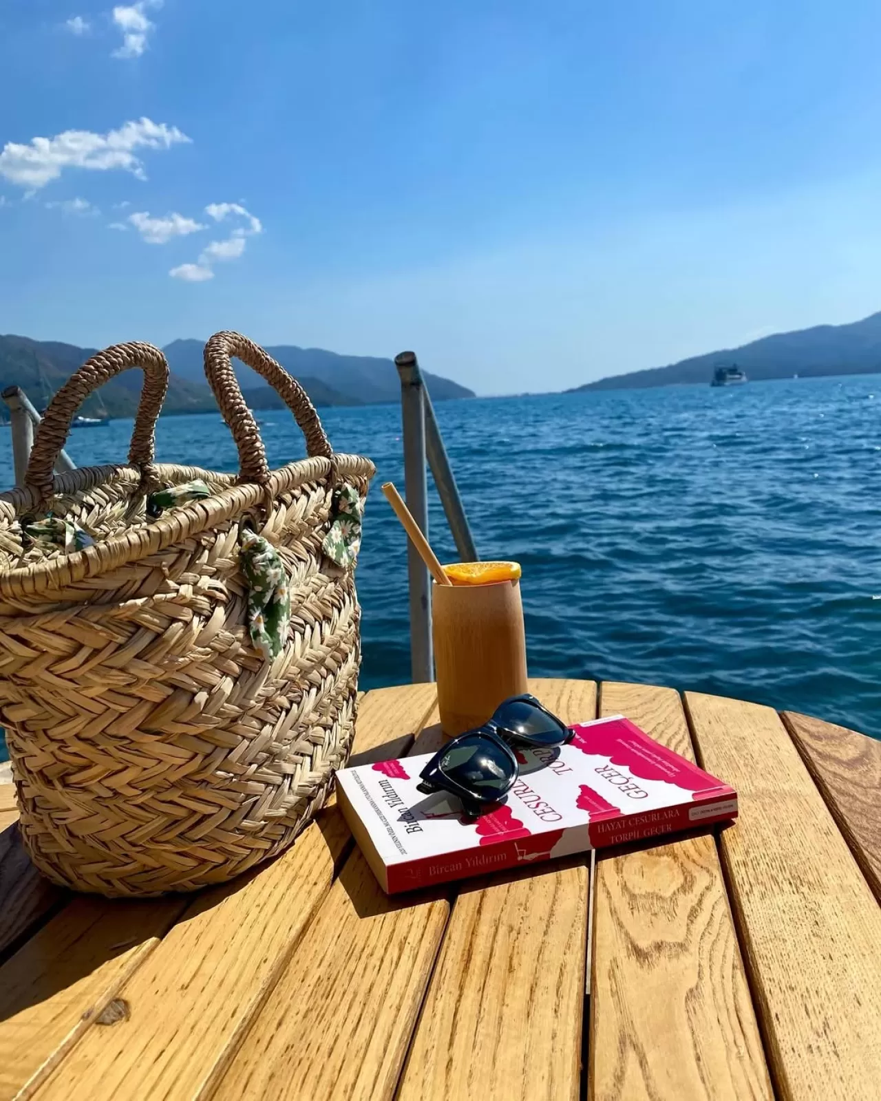 Marmaris Koyu'nun Huzur Dolu Sahilleri Ziyaretçilerini Bekliyor