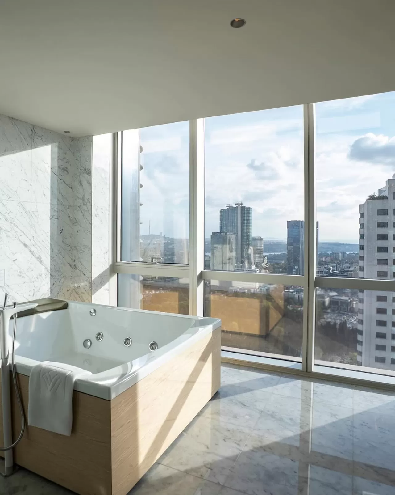 Wyndham Grand İstanbul Levent ile Şehrin Kalbinde Bir Konfor Vahası