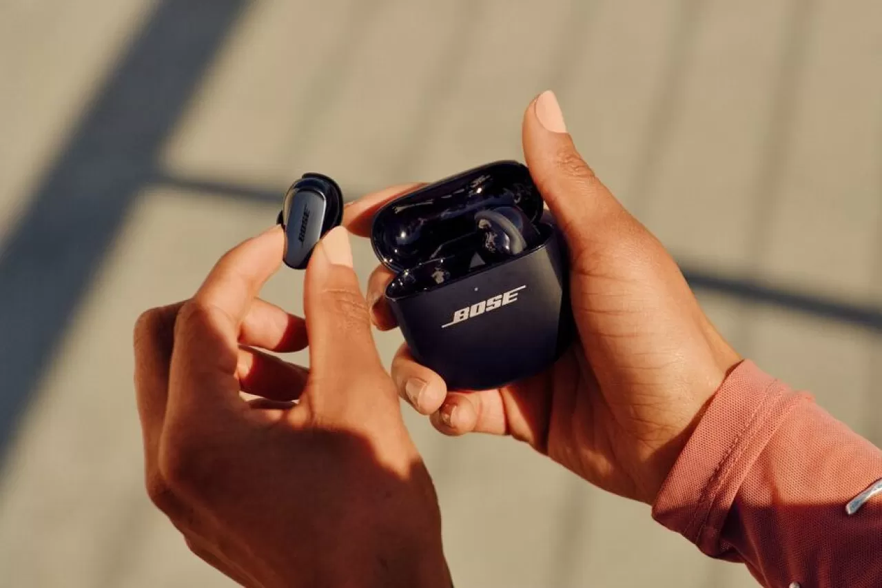 Seyahat Bavulunuzun Yeni Gözdesi: Ses Yalıtımlı Kulaklıklar