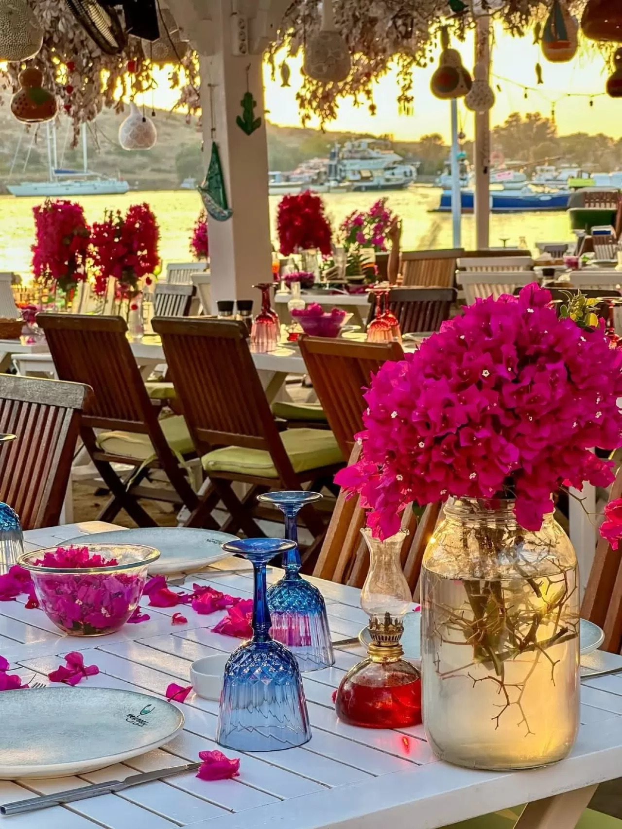 Gümüşlük'ün Büyüsü: Tarih, Lezzet ve Eşsiz Bir Akşam Yemeği