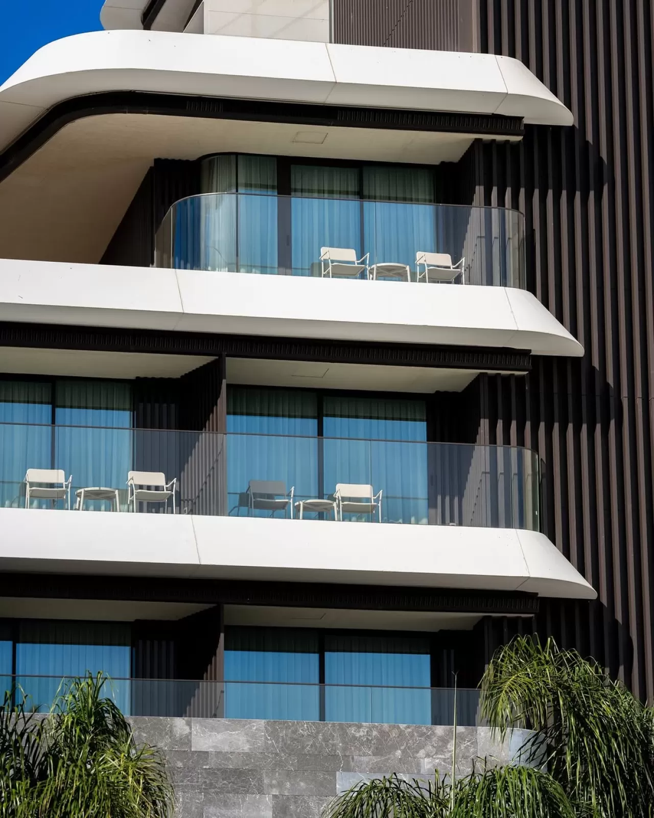 Swissôtel Resort & Spa Çeşme: Mimarisi ve Ege Manzarasıyla Öne Çıkıyor