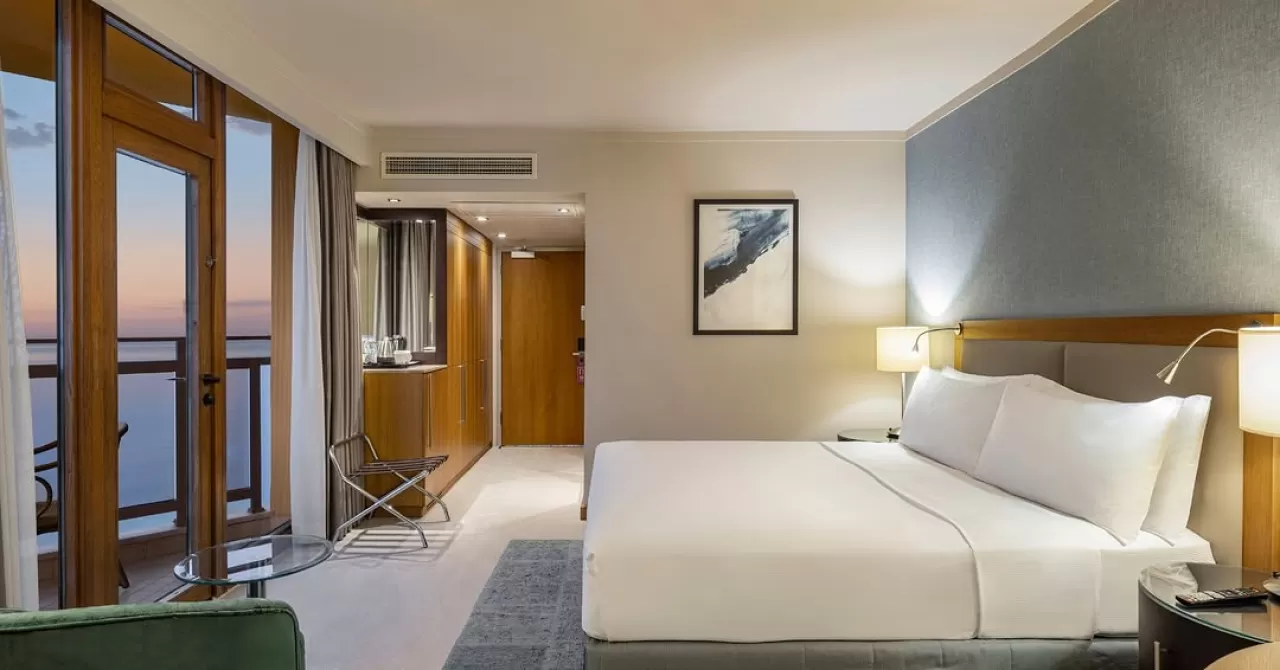 Mersin HiltonSA, Lüks Konaklama Deneyimini Akdeniz Manzarasıyla Buluşturuyor