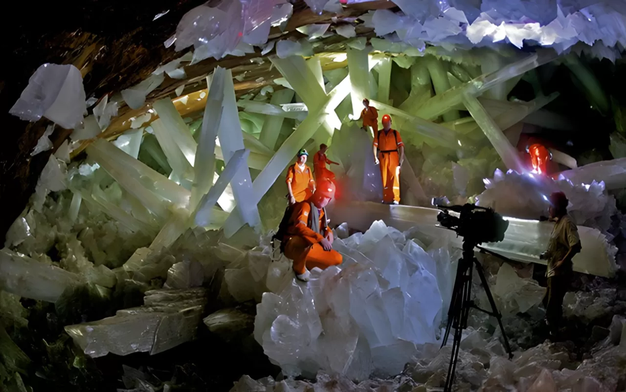 Dijital Göçebeler için Yeni Yaşam Rotası: Kristal Mağaralardan Yüksek Hızda Bağlan