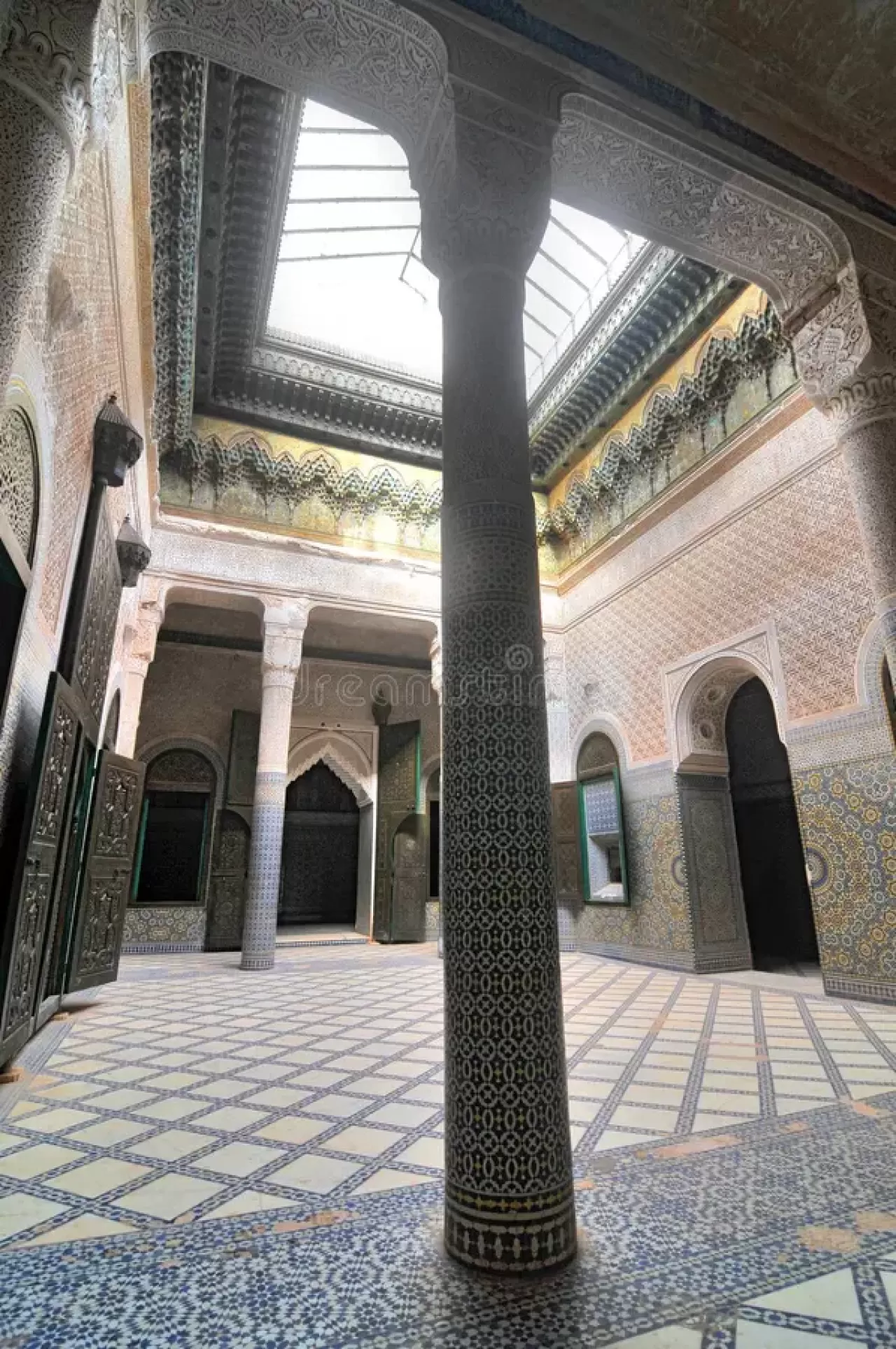 Telouet Kasbah'ı: Atlas Dağları'nın Terk Edilmiş Hazinesinin Sırları