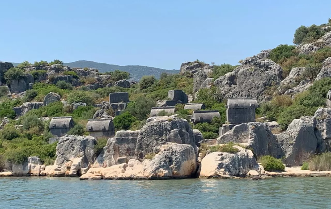 Antalya'nın Saklı Cenneti Kaleköy: Tarihin ve Mavinin Buluştuğu Likya Mirası