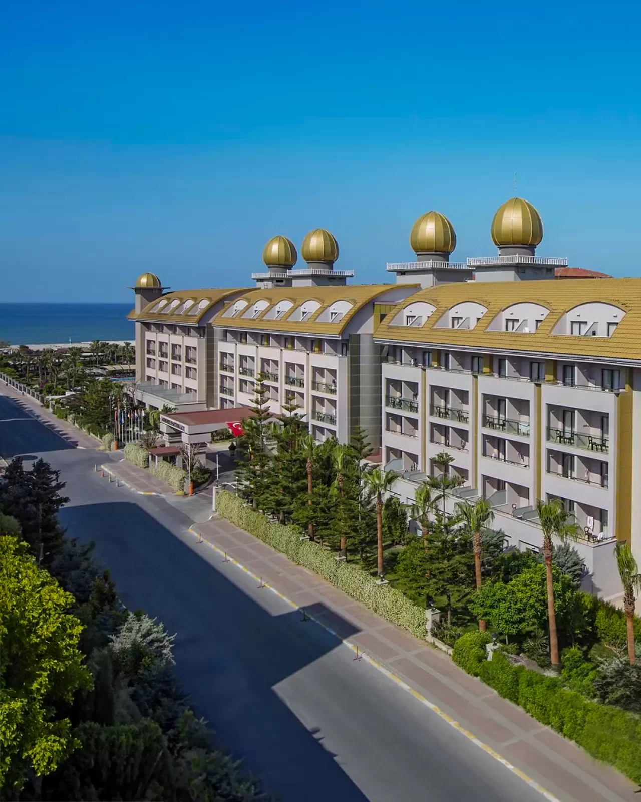 Aydınbey Kings Palace Otel, Lüks ve Ayrıcalıklı Bir Dünyanın Kapılarını Açıyor