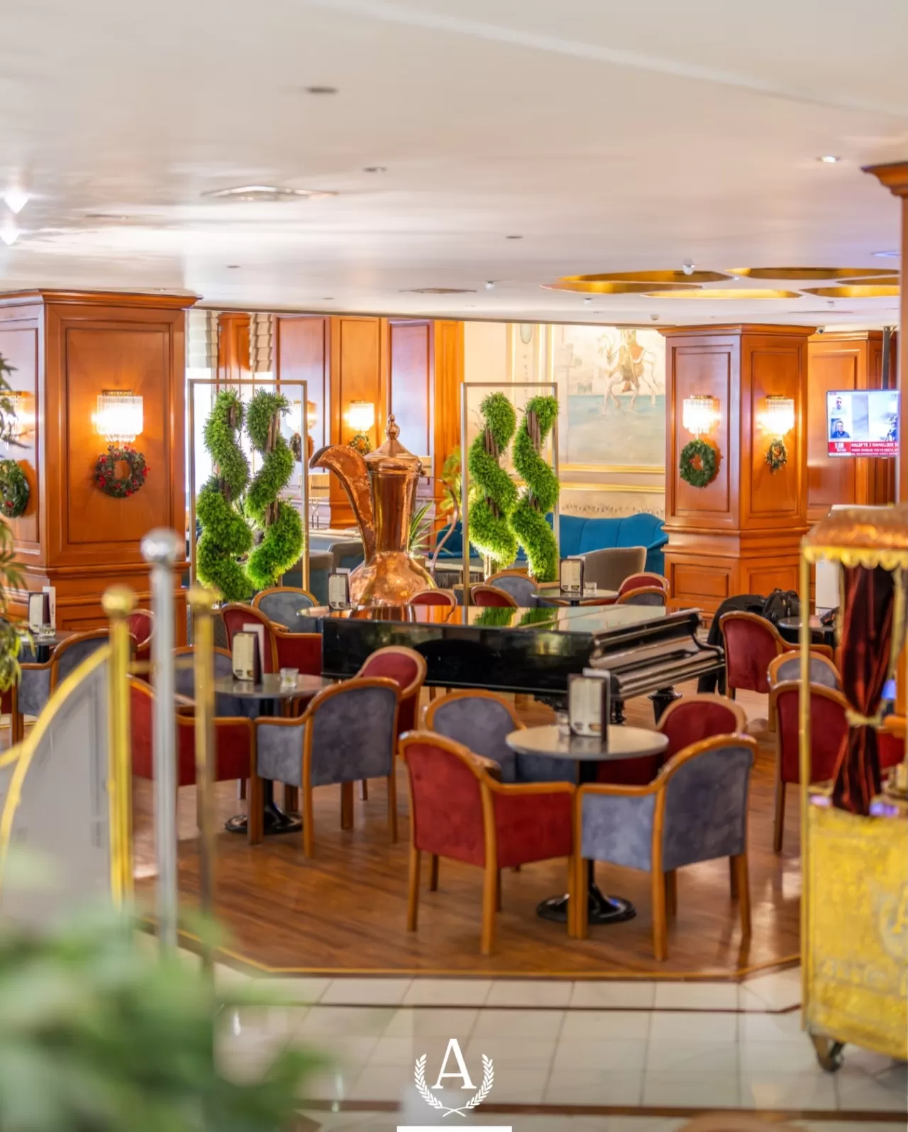 İstanbul'un Kalbinde Zarafet ve Konfor Buluşuyor: Akgün İstanbul Hotel'in Etkileyici Lobi Deneyimi