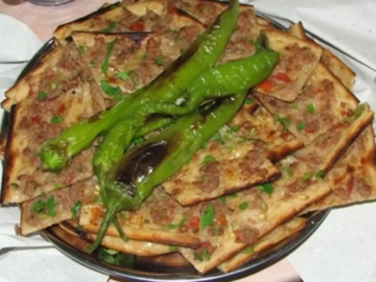 Konya'nın Lezzet Mirası: Etli Ekmek Yolu'ndan Fırın Başlarına Bir Gastronomi Yolculuğu