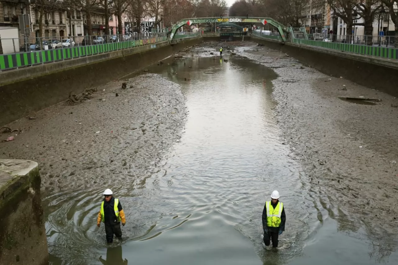 Paris'in Saklı Cenneti: Canal Saint-Martin'de Yerel Bir Gün