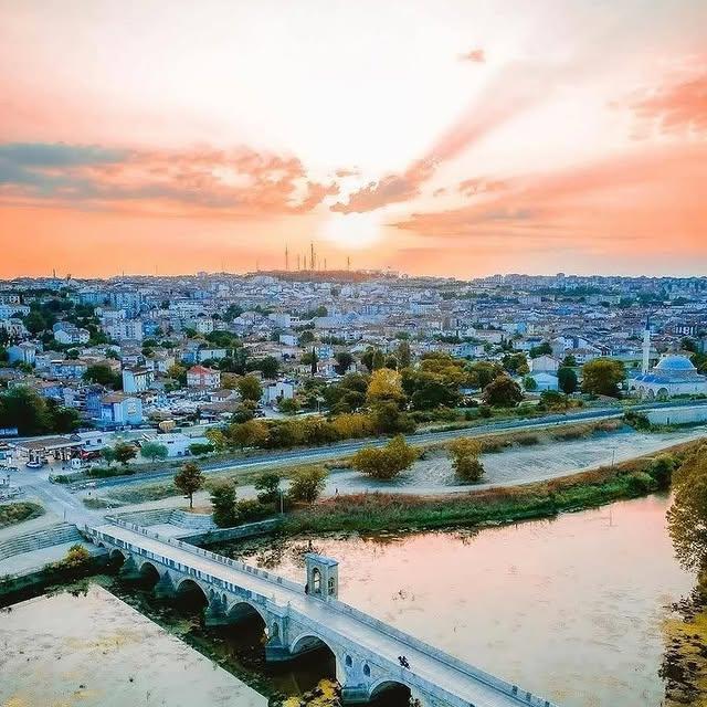 Edirne: Tarihi Zenginlikleri ve Doğal Güzellikleriyle Büyüleyici Bir Şehir
